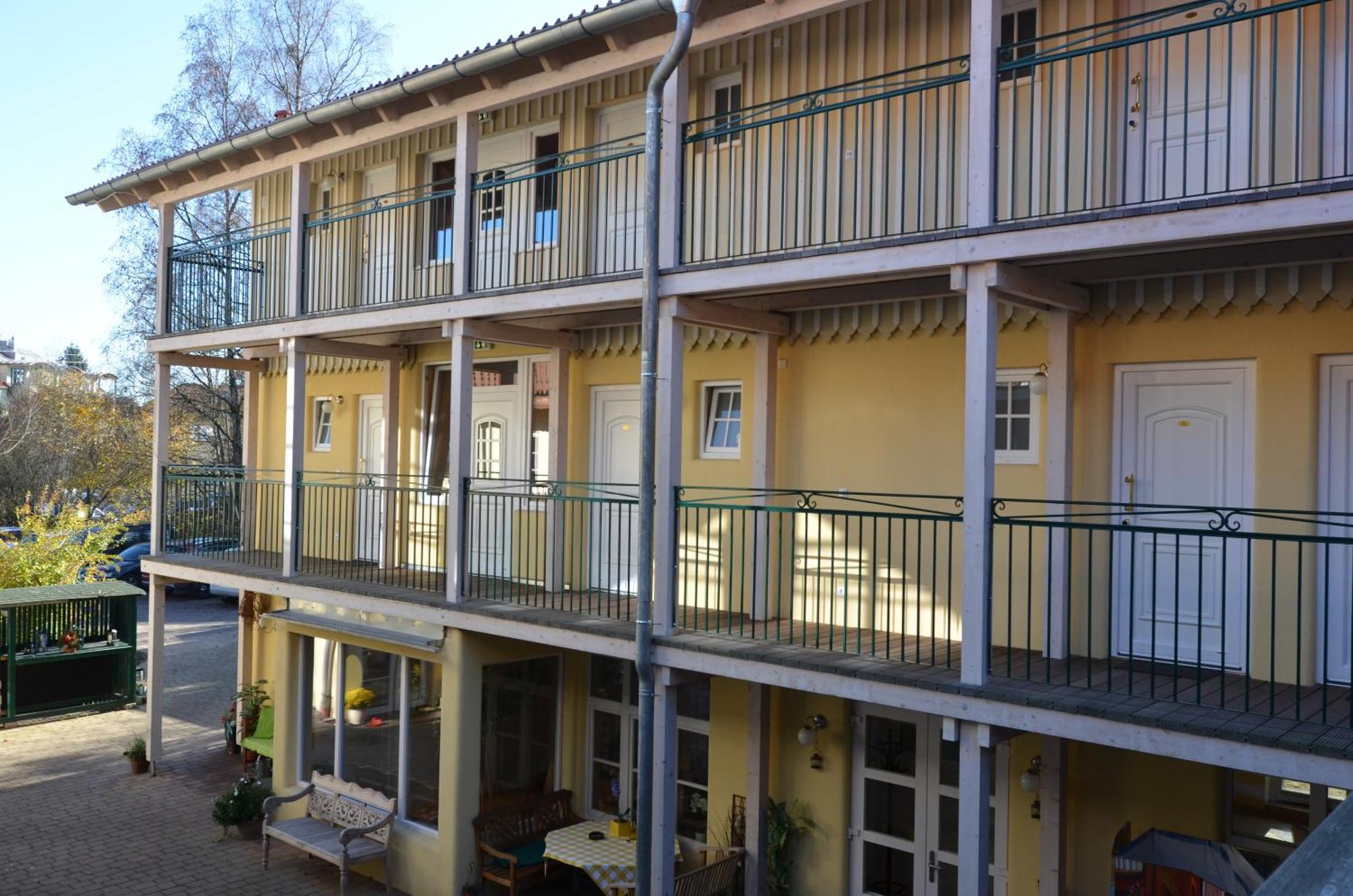 Landhaus Hotel Wolfratshausen Eksteriør billede