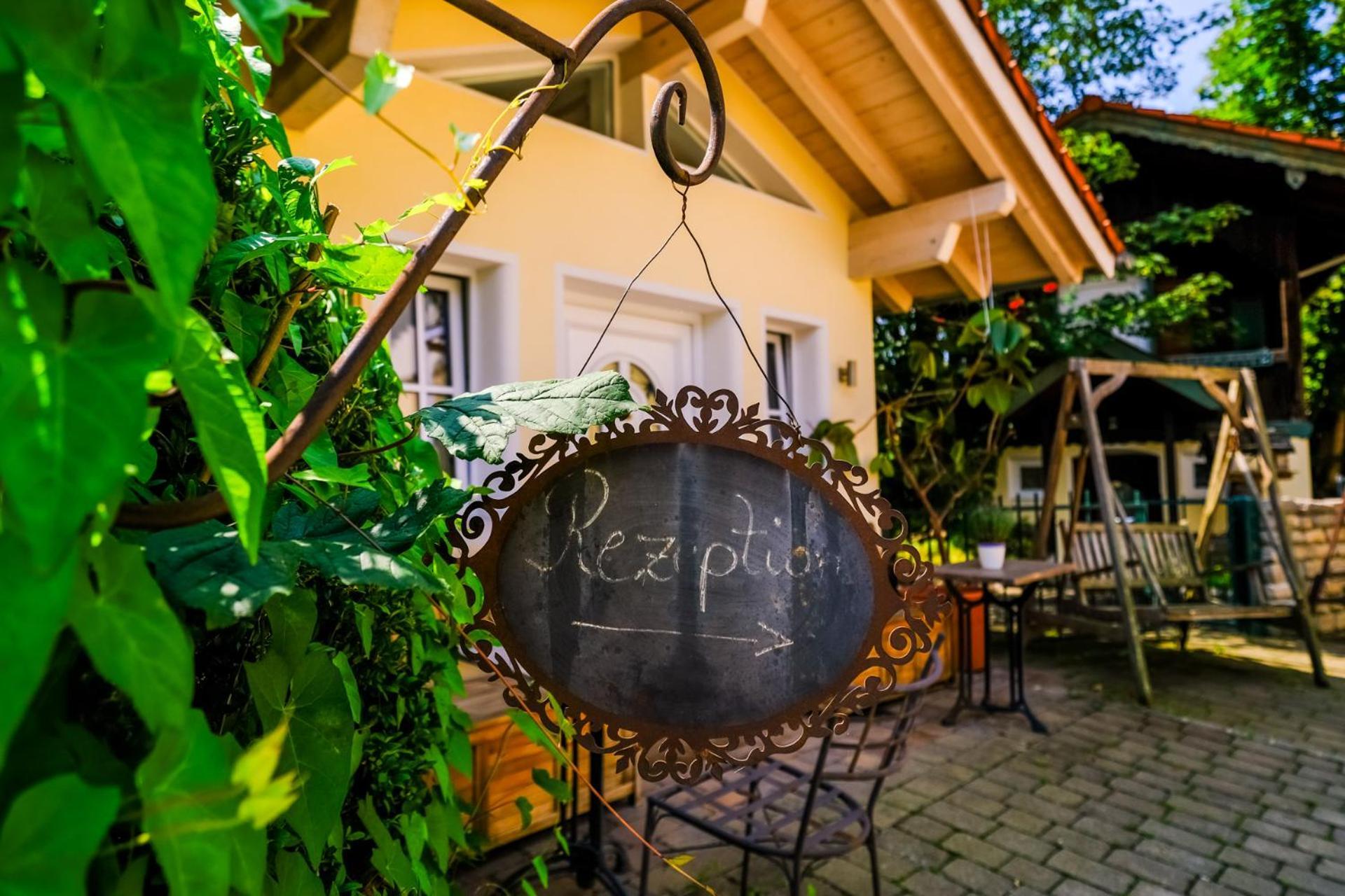 Landhaus Hotel Wolfratshausen Eksteriør billede