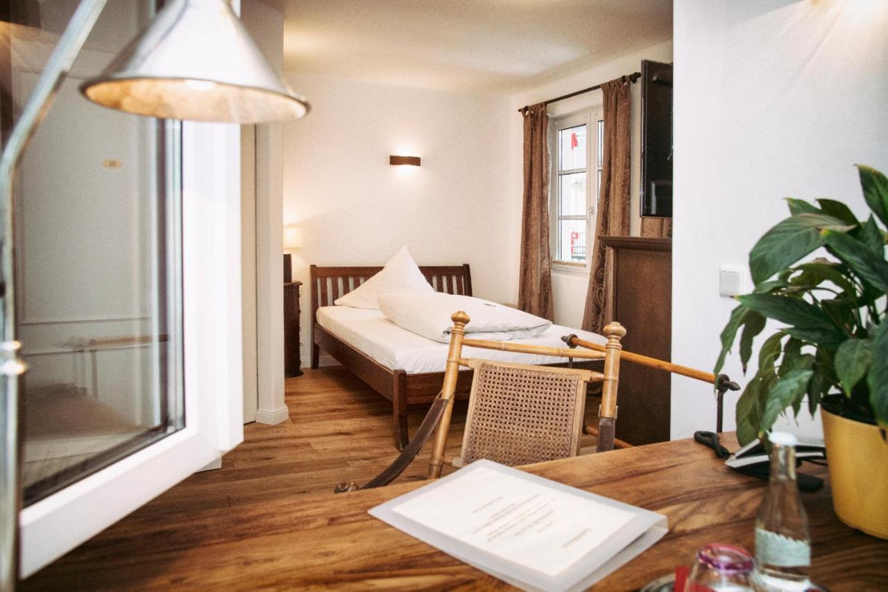 Landhaus Hotel Wolfratshausen Eksteriør billede